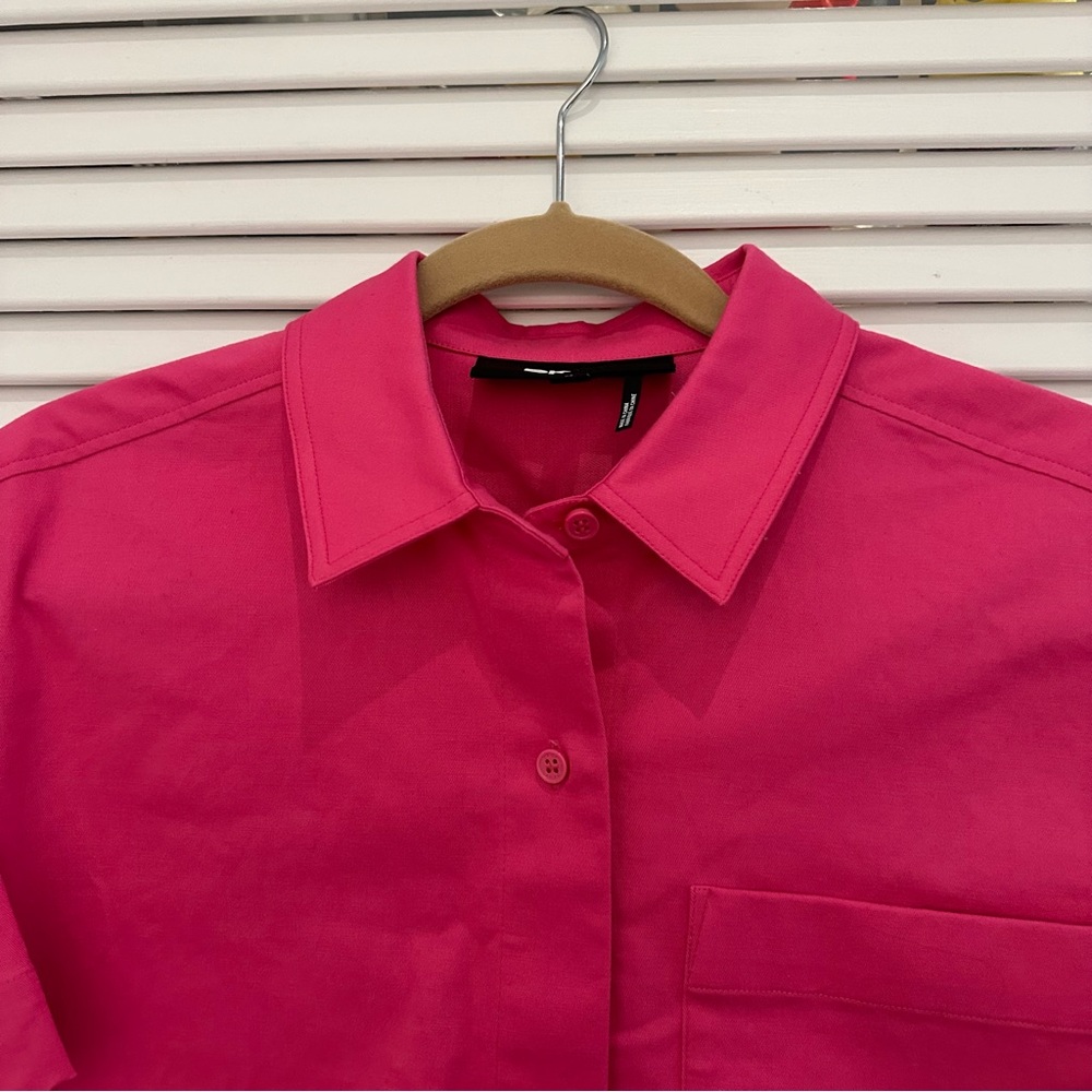 DKNY Cropped Short Sleeve Linen-Blend Button Down Shirt - Picture 2 of 8